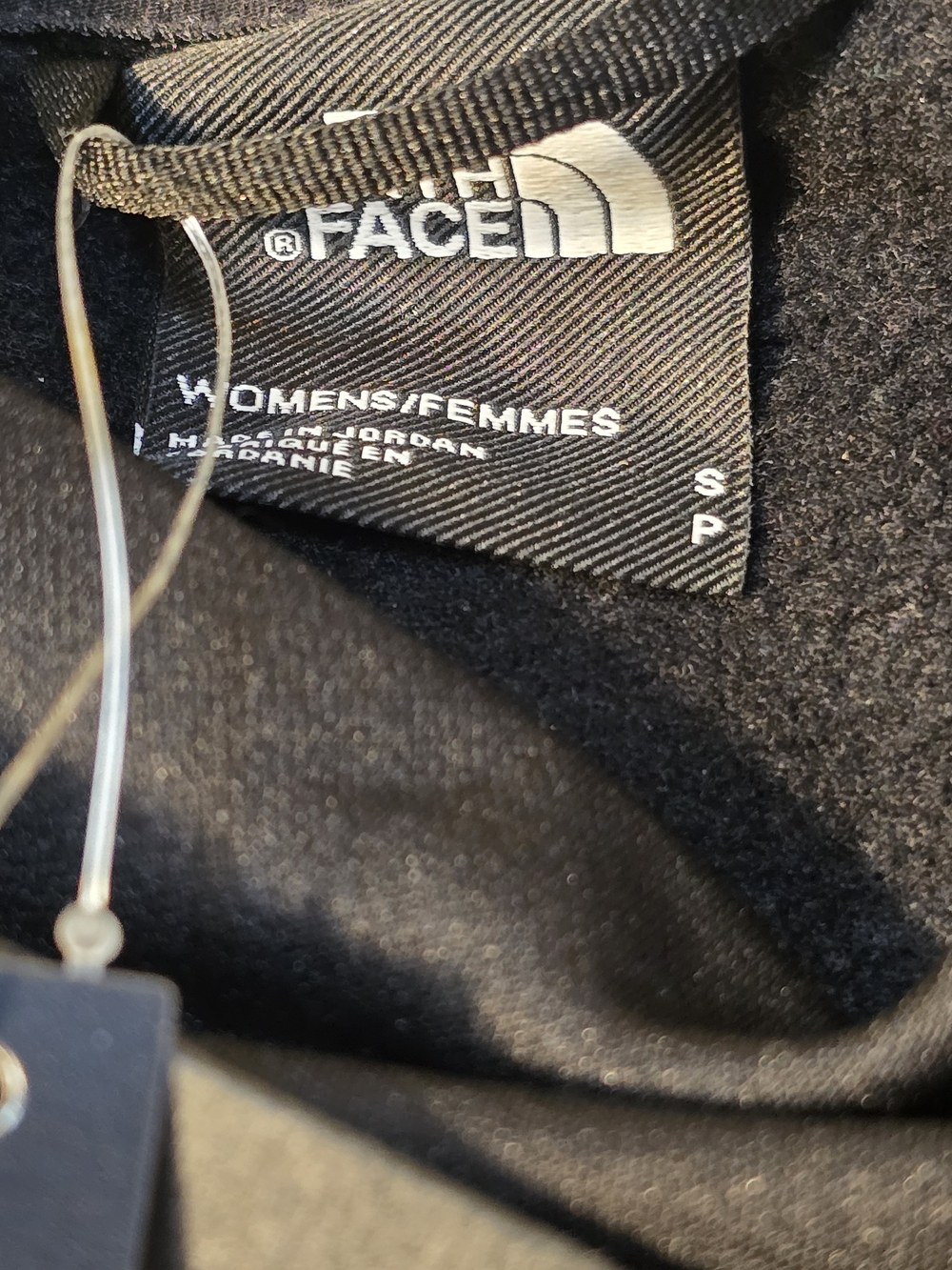 The North Face Womens Black Croptop Sz S. NWT - Picture 3 of 4